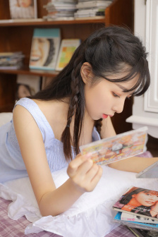 宝宝把腿分大点就可以吃到扇贝了