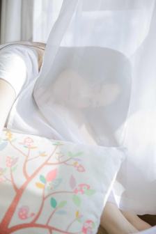 美丽人妻陷入大尺度拍摄陷阱