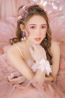 奥丽维娅·赫西大尺